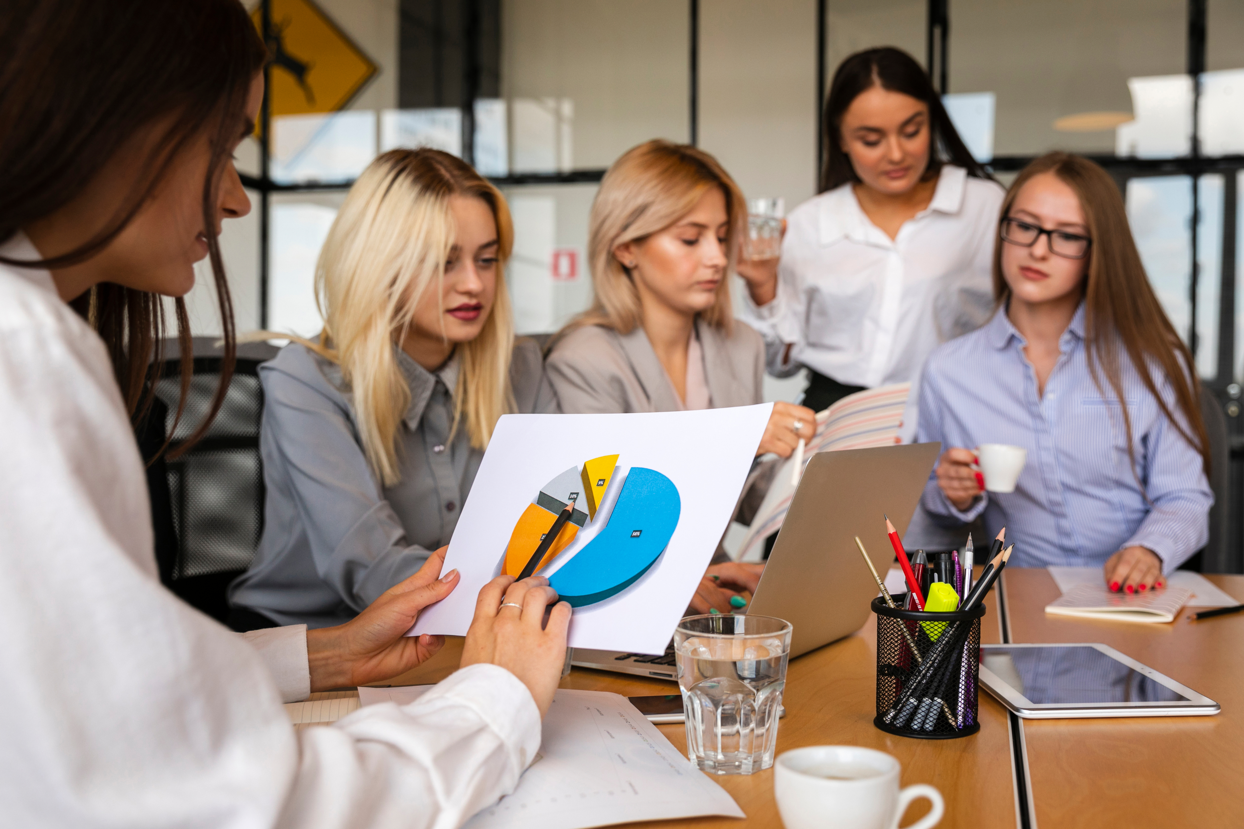 Il team Finteci durante una consulenza